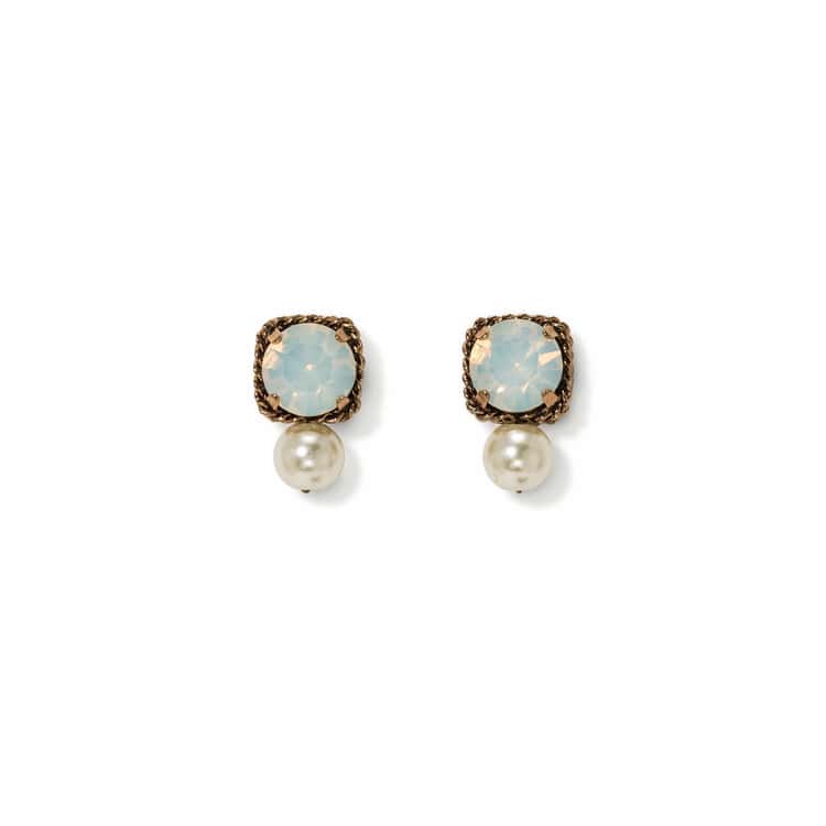 Bon Pearl Stud Earrings